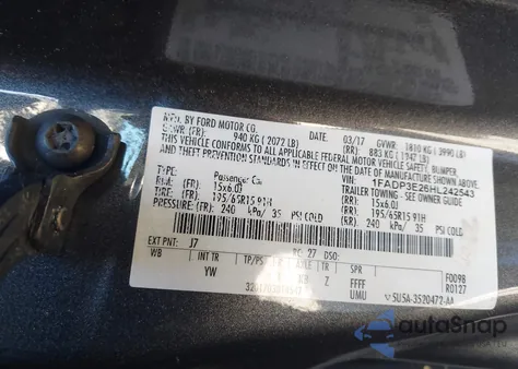 2017 Ford Focus S z USA, uszkodzony, nr VIN 1FADP3E26HL242543